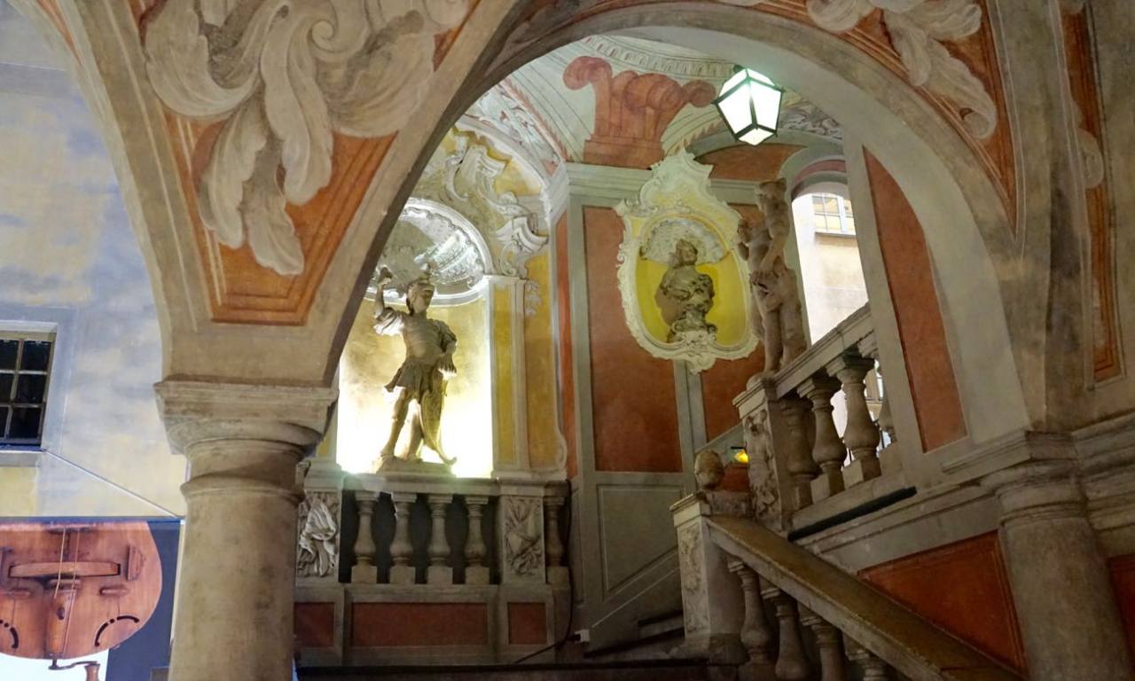 Palais Lascaris, musée baroque dans le Vieux-Nice (Escalier)