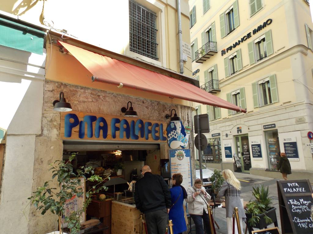 Pita Falafel Nice, city guide Love Spots (counter)