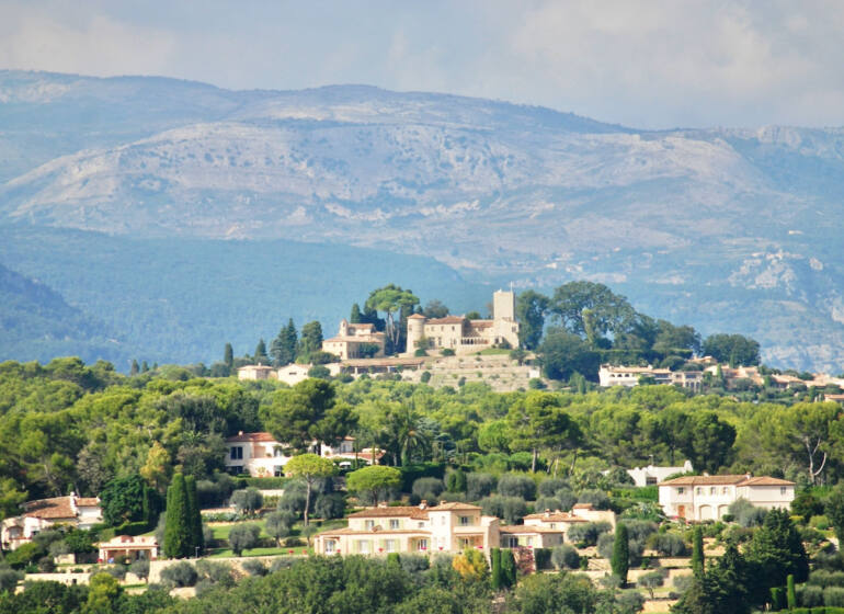 Mougins, village médiéval (panorama)