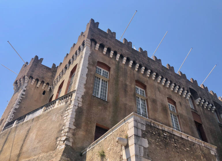 Haut-de-Cagnes, village historique (château)