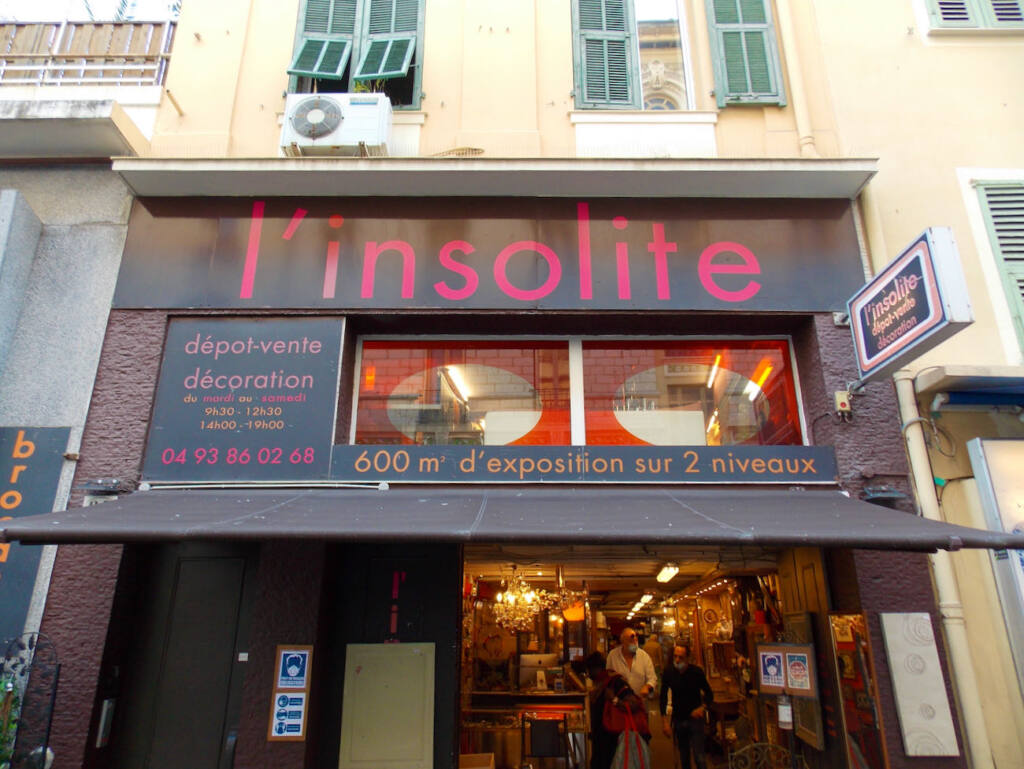 Insolite, second-hand furniture, Nice city guide love spots (facade)