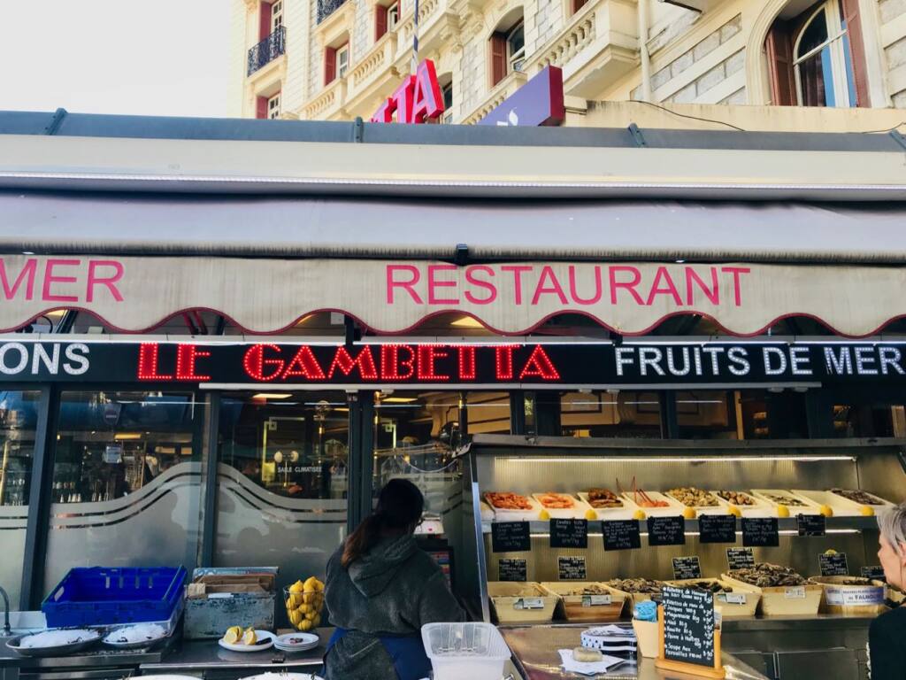 Le Gambetta, historique brasserie in Nice, city guide love spots (terrace)
