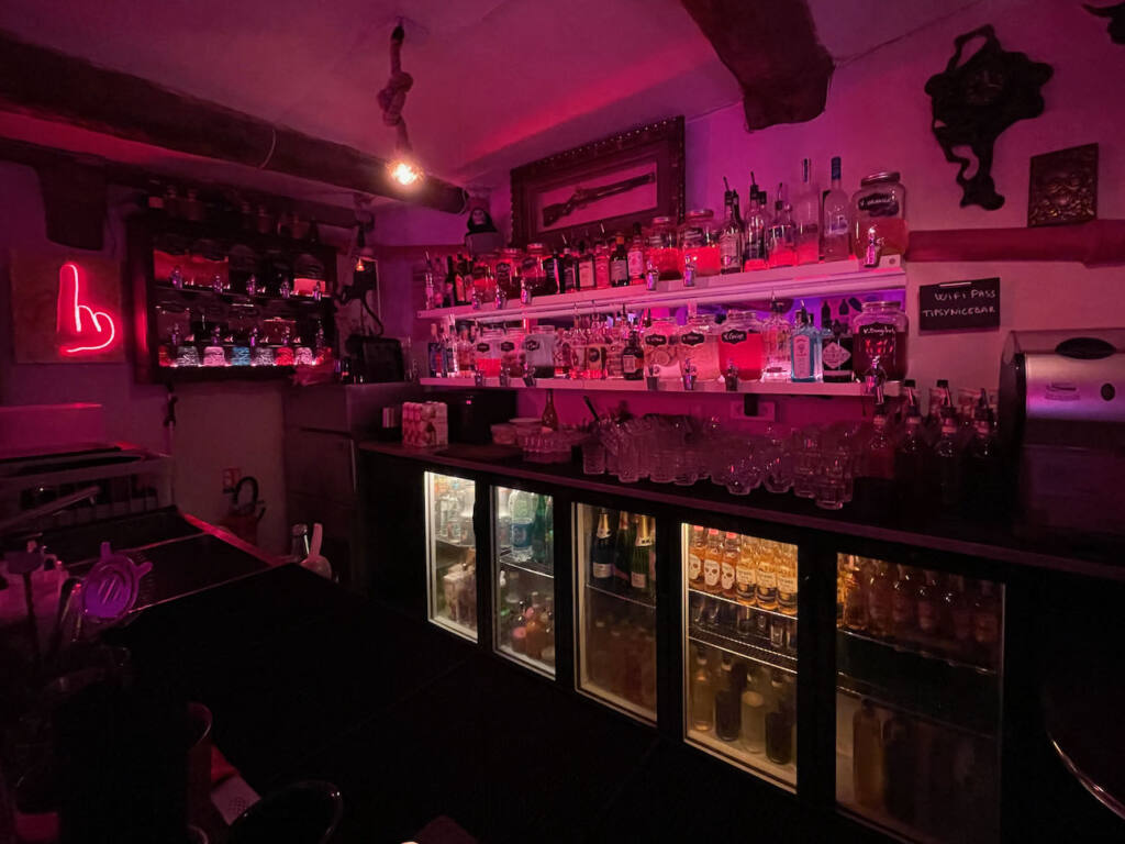 Tipsy, cocktail bar in old Nice (bar)