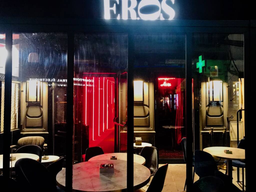 Eros : restaurant, bar and club in Nice, city guide love spots (veranda)