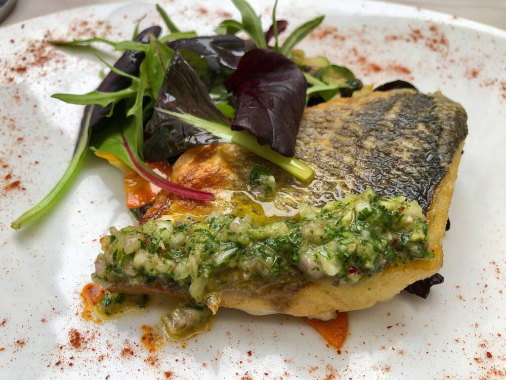 Le Bistrot Gourmand, bistronomic restaurant, city guide love spots Nice (grilled fish)
