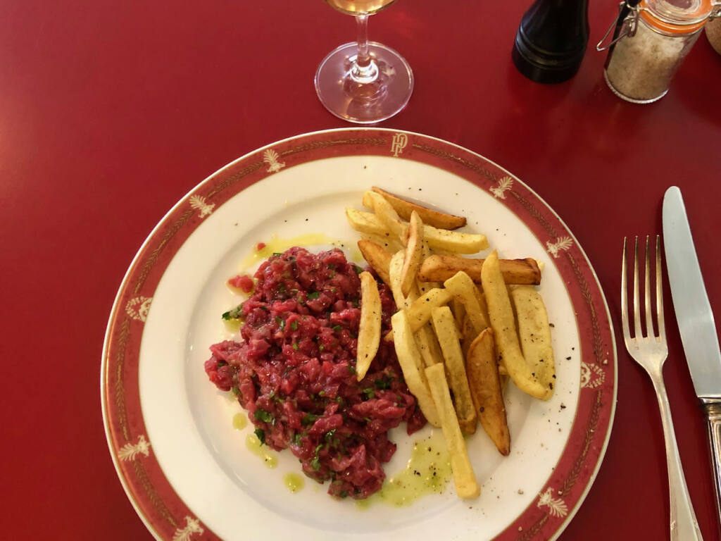 Le Canon, Wine bar and food cellar in Nice, city guide love spots (lunch)