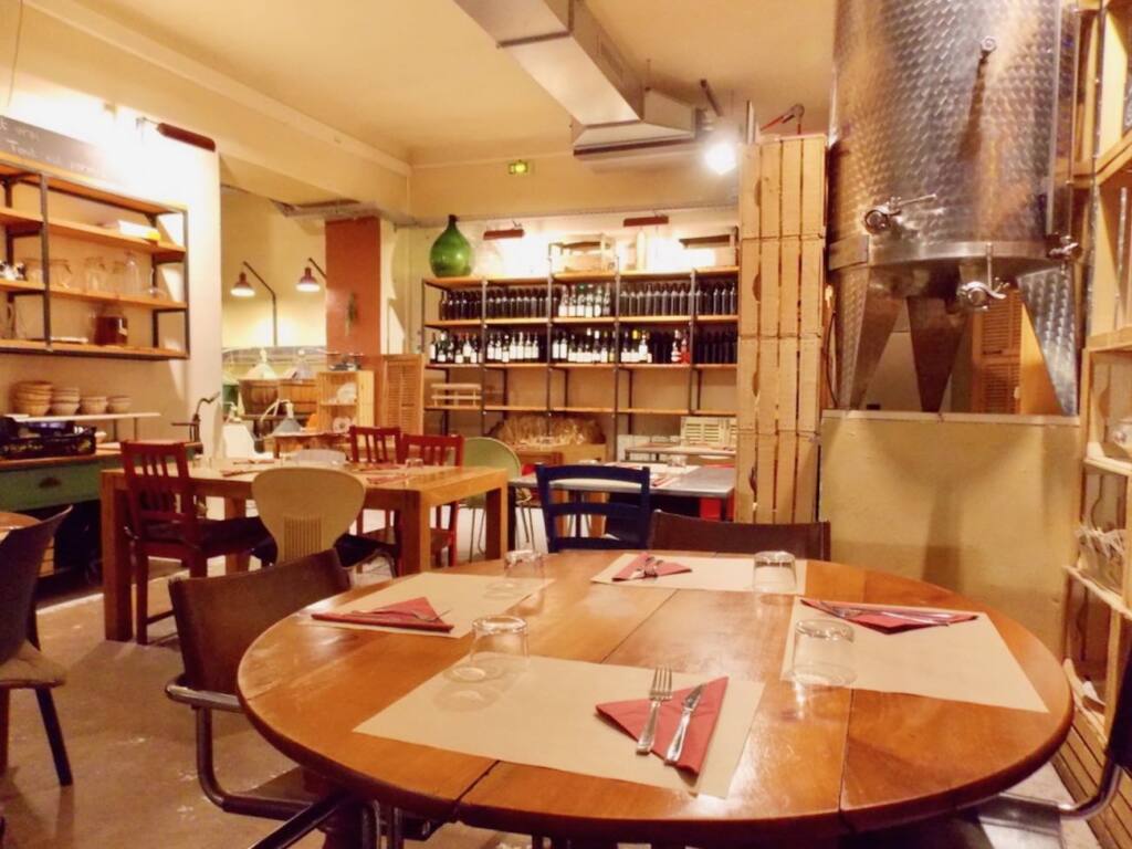 Brut : organic restaurant, wine cellar and deli in Nice (interior)