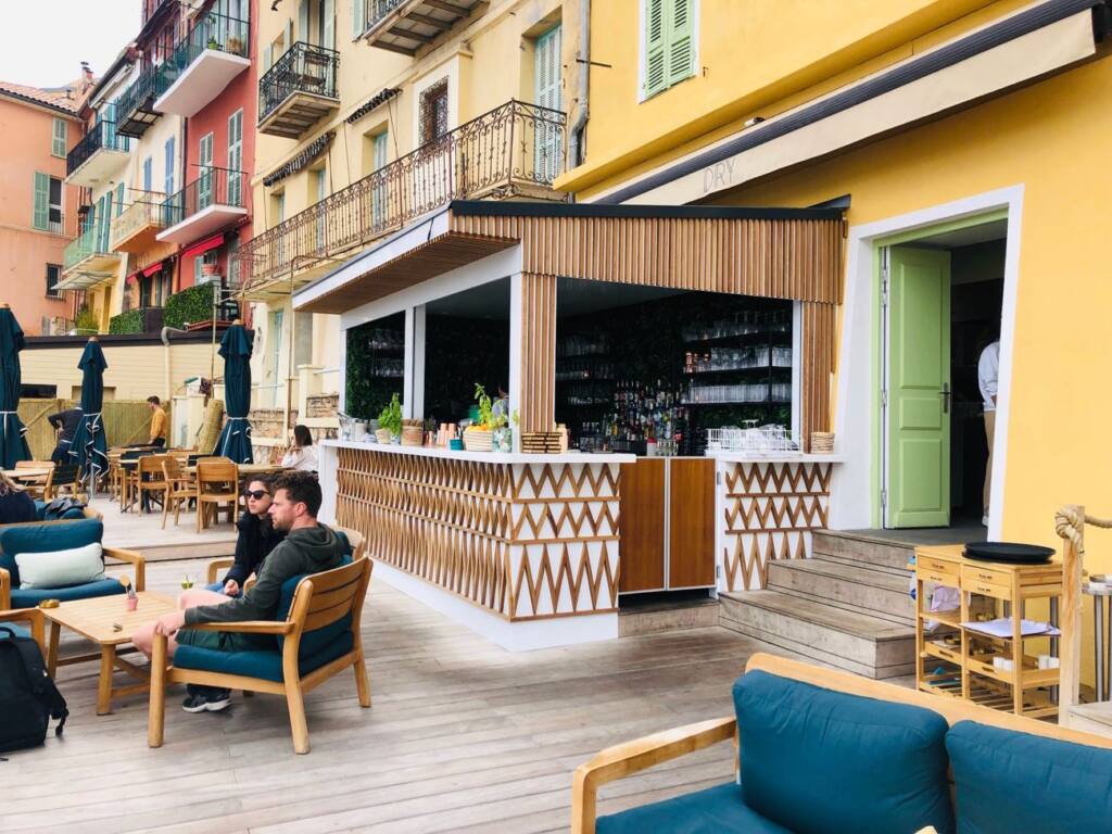 Dry, restaurant et bar à cocktails sur la rade de Villefranche-sur-mer (bar)