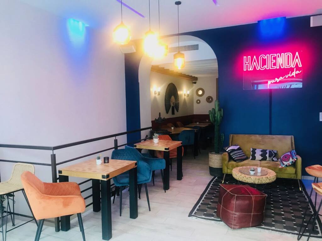 Hacienda : restaurant et bar à tapas avec cuisine sud-américaine à Nice (neon salle)