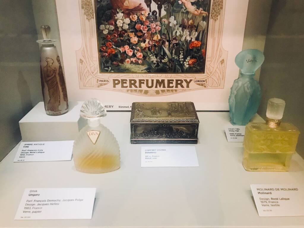 Musée international de la parfumerie (publicité)