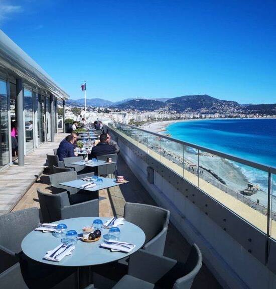 Calade par Julia Sedefdjian : restaurant et rooftop de l'hôtel Radisson de Nice (vue mer))