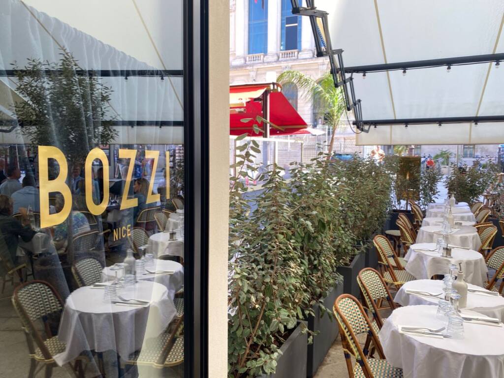 Bozzi, brasserie d'inspiration parisienne, Nice (terrasse)