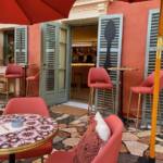 Café théâtre, bar du théâtre des Franciscains, Nice (fauteuils)
