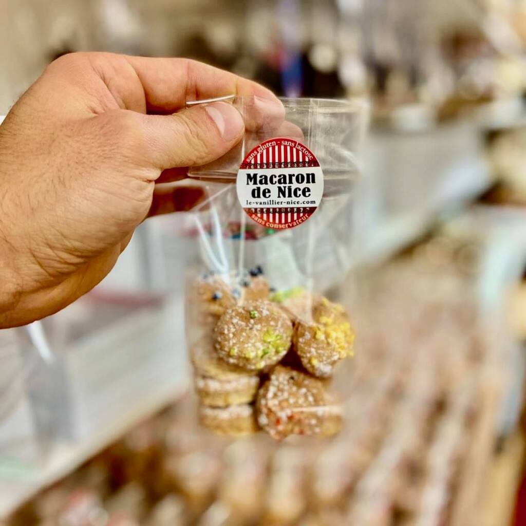Le Macaron de Nice – Artisanal macaroons - City guide Love Spots (bag)