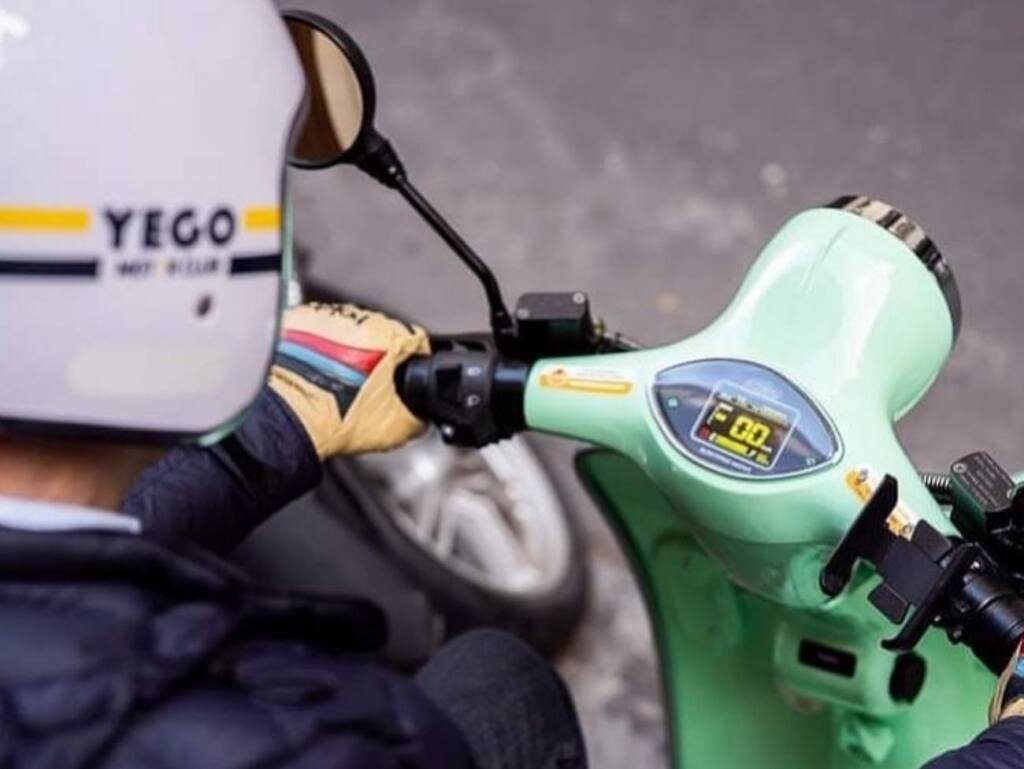 YEGO - Self-service electric scooters in Nice - City Guide Love Spots (electric)