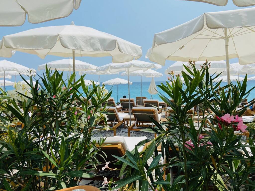 Bocca Mar - Restaurant and private beach in Nice - City Guide Love Spots (terrace)