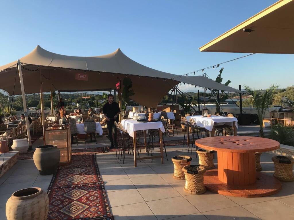 Beldi Rooftop : Restaurant, bar à cocktails et Comedy Club à Biot (tentes)