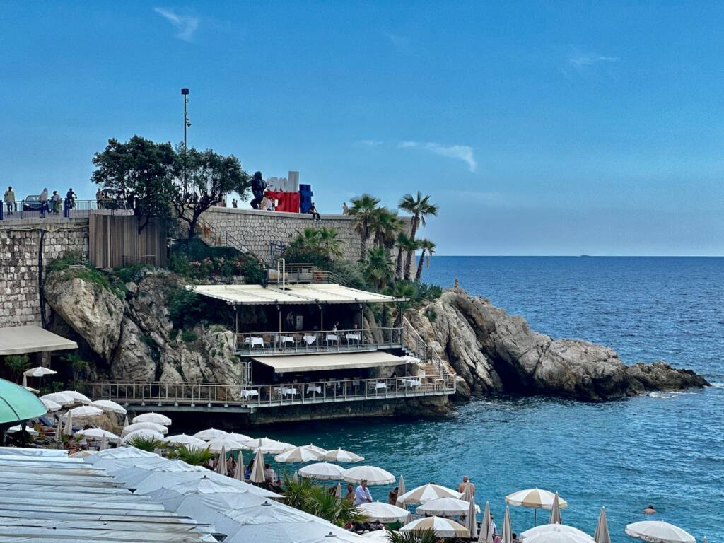 Les Bains du Castel, restaurant by the sea, city guide love spots (view from the beach)