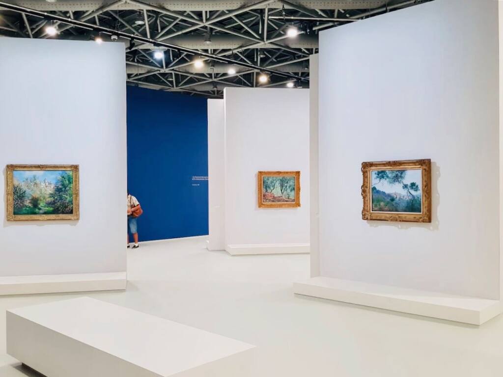 Monet en pleine lumière : exposition inédite au Grimaldi Forum (salle)