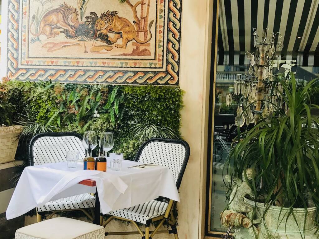 Le Grand Café de France : Brasserie, écailler et salon de thé à Nice (déco)