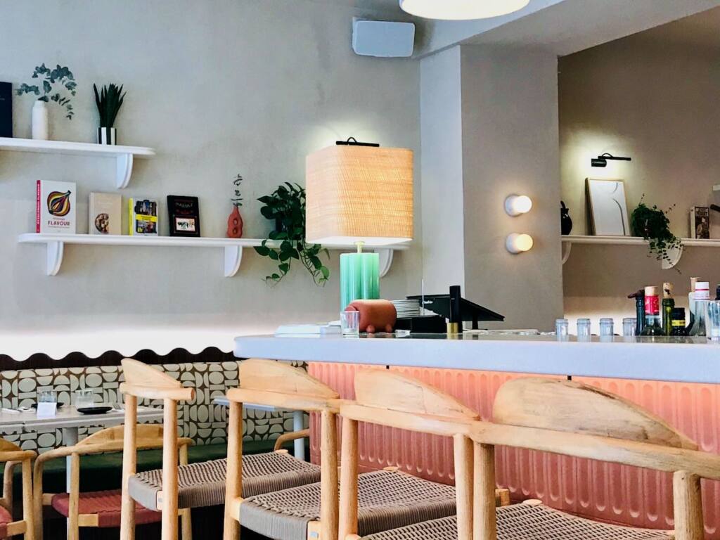 Pinpin - New brasserie in Nice - City Guide Love Spots (counter)