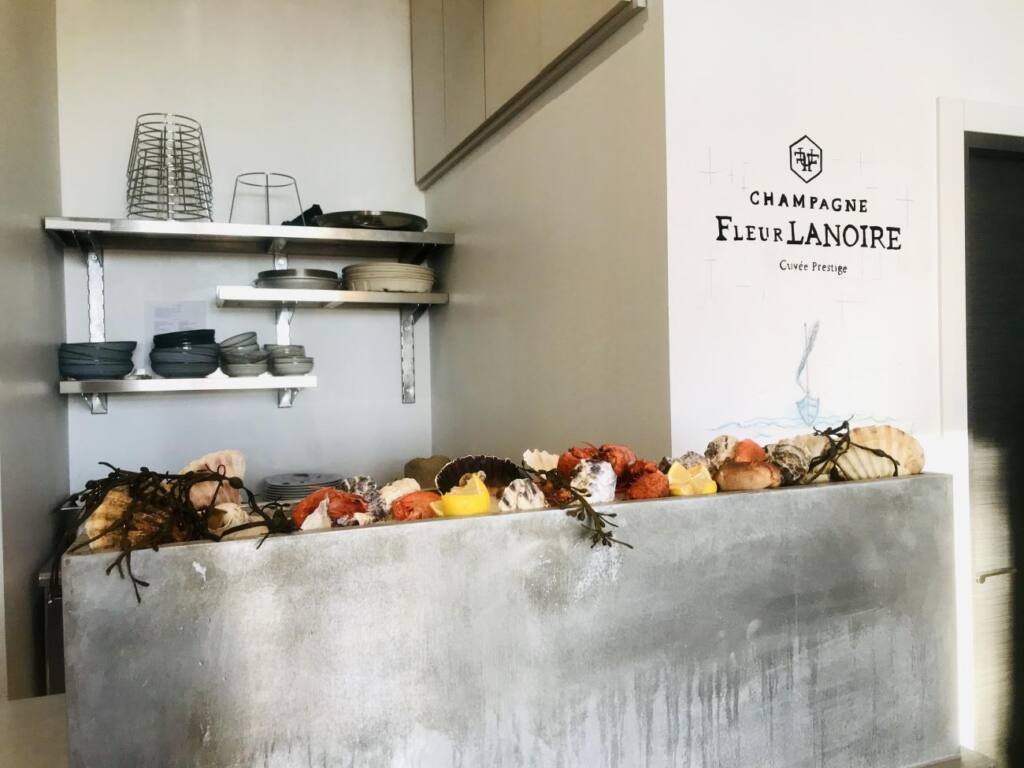Crudo Oyster Club : restaurant de fruits de mer au port de Nice