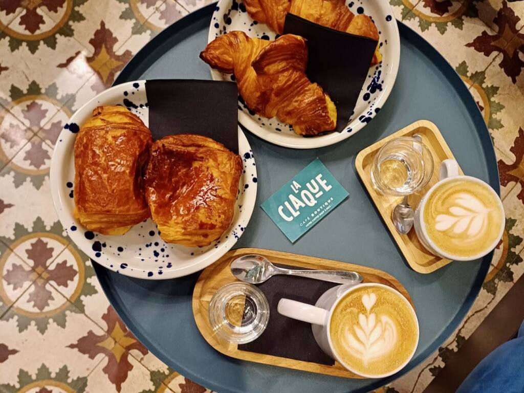 La Claque - Coffee shop in Nice - City Guide Love Spots (viennoiserie)