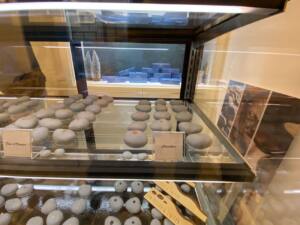 Les Petits Galets - Biscuit shop in Nice - City Guide Love Spots (window)