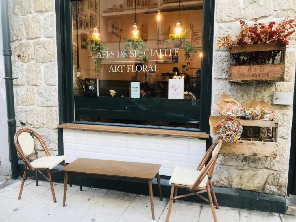 Selah Atelier-Café - Cafe and floral art boutique tin Nice - City Guide Love Spots (exterior)