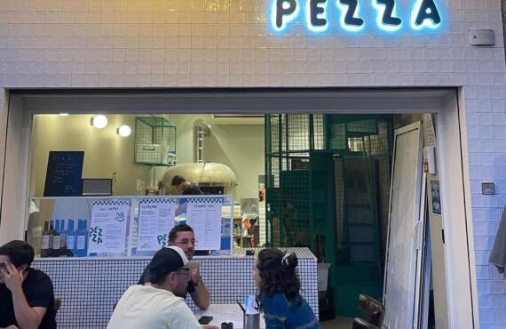 Pezza, pizzeria à Nice (Devanture)