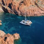 AMC Cap Grace propose une flotte de catamarans de croisière côtière à Nice, Saint Raphaël, Hyères et Marseille (calanques)