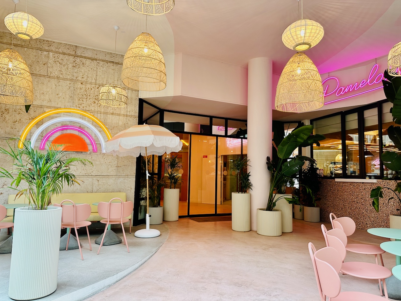 Nice Pam Hotel - 4-star Hotel and Restaurant - Love spots