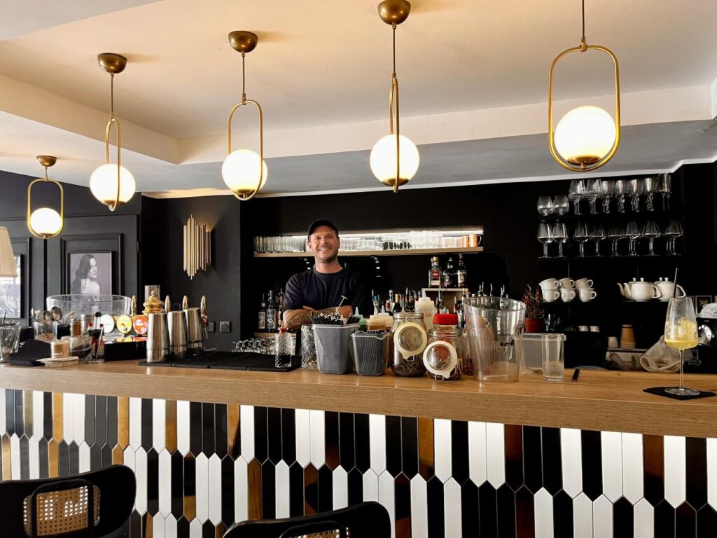 Café Mademoiselle: cuisine du Sud à partager et bar à cocktails à Nice