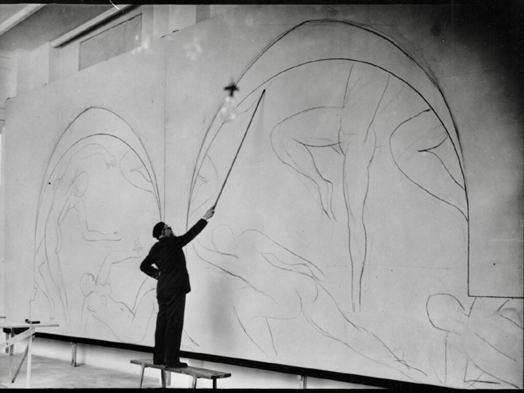 Le pouvoir bouleversant de la couleur : exposition croisée Yves Klein et Henri Matisse (Henri Matisse au travail sur La Danse)