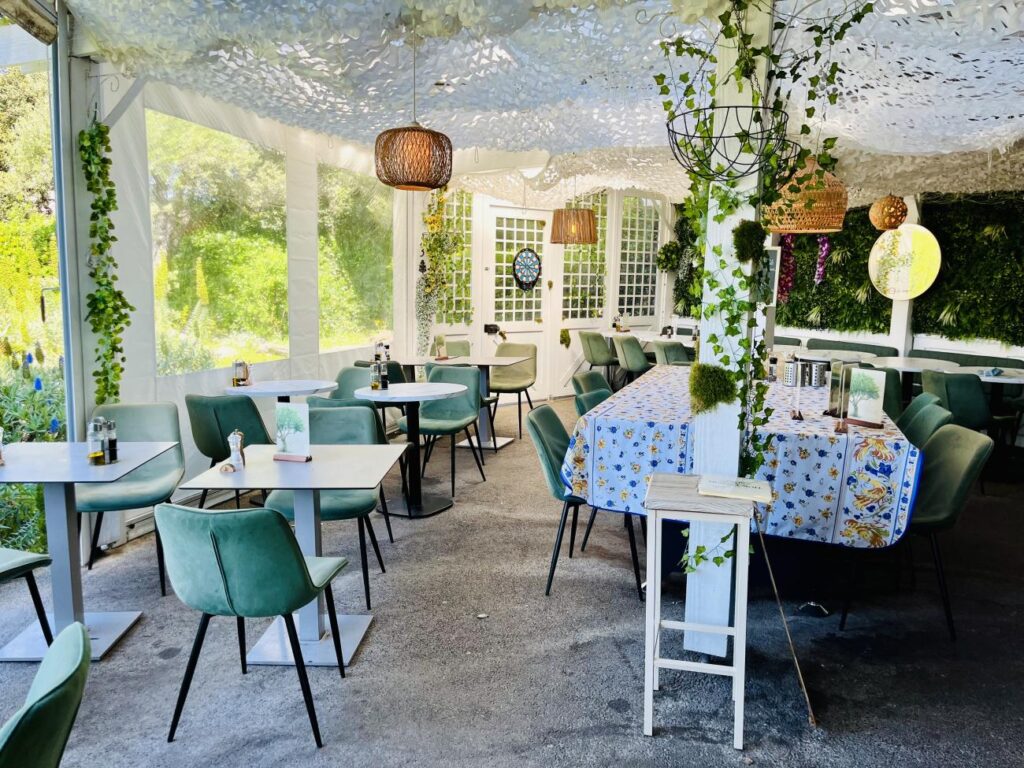 Café Chagall : café-restaurant à Nice.