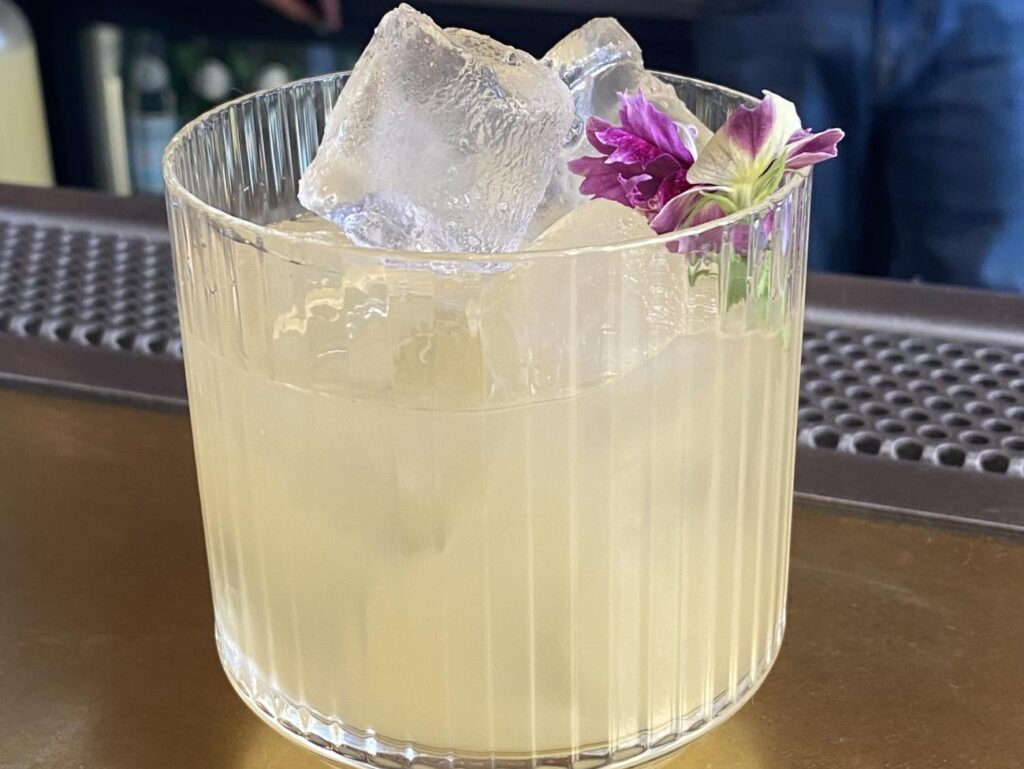 Le Grand Café des Fleurs : café/restaurant méditerranéen/bar à cocktails à Nice