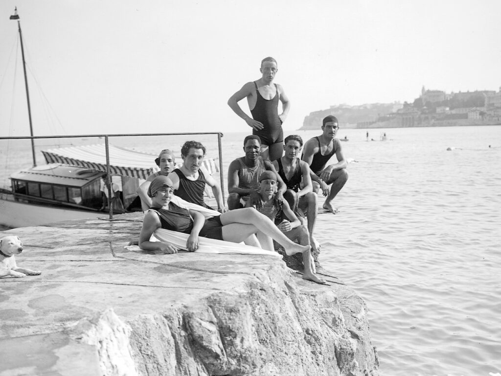 Les années folles de Coco Chanel est une exposition à la Villa Paloma, nouveau musée national de Monaco qui explore le rôle décisif de Gabrielle Chanel dans les mutations culturelles des années 1920 (Groupe)