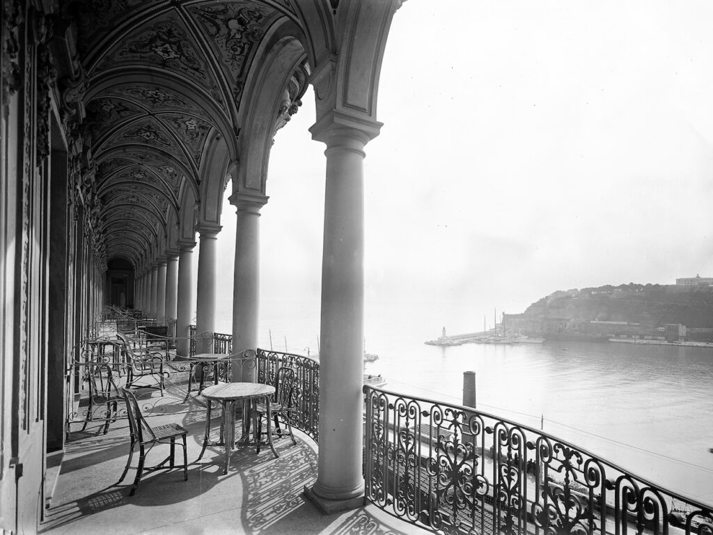 Les années folles de Coco Chanel est une exposition à la Villa Paloma, nouveau musée national de Monaco qui explore le rôle décisif de Gabrielle Chanel dans les mutations culturelles des années 1920. (Villa)