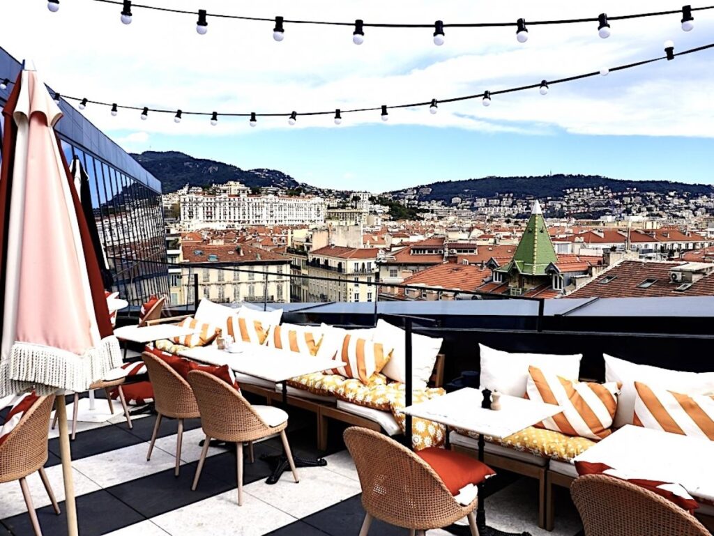 Pesca : restaurant de poissons et bar rooftop à Nice.