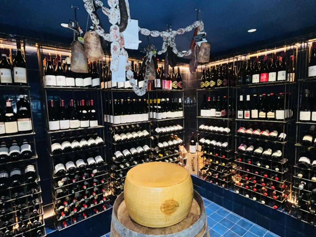 La Cave de Peixes : Cave-Bar à vin et à manger à Nice (cave)