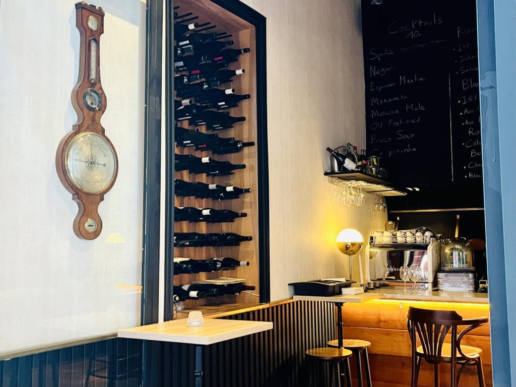 Jadis : Bistrot contemporain et bar à vin à Nice (entrée du restaurant).