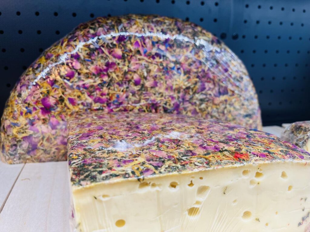 La From': fromagerie et épicerie fine à Nice ( Tomme des fleurs).