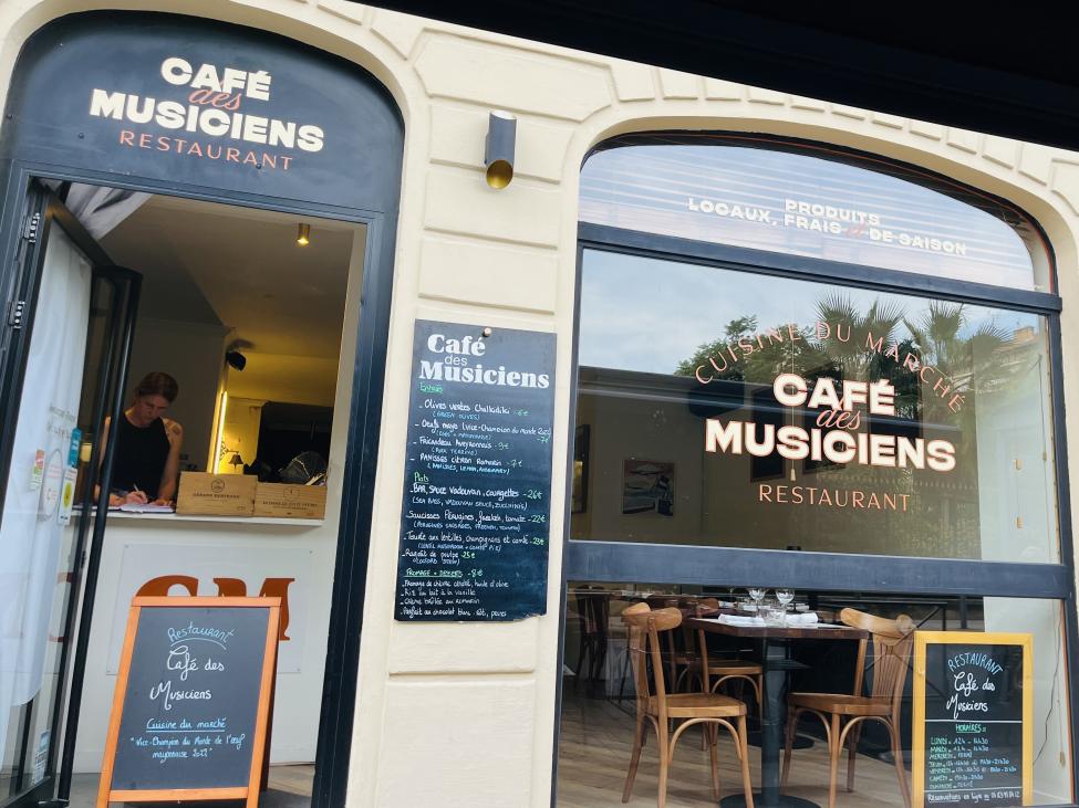 Café des Musiciens à Nice : bistrot de cuisine du marché (devanture rue Auber).