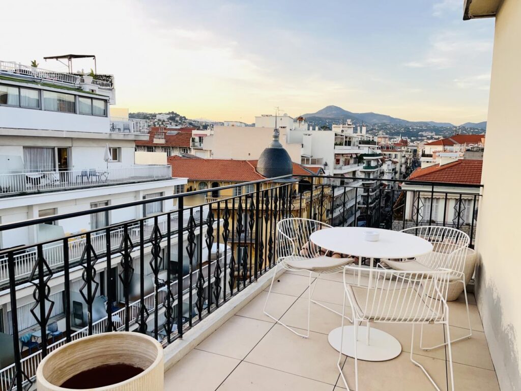 Le Soleia :Boutique-Hôtel quatre étoiles à Nice (terrasse).
