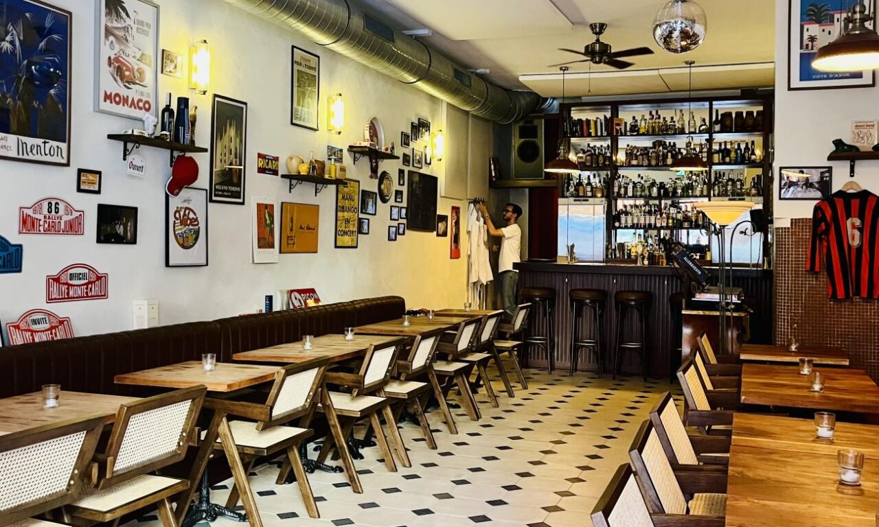 Vibes : bar à cocktails à Nice (vue salle de l'entrée).