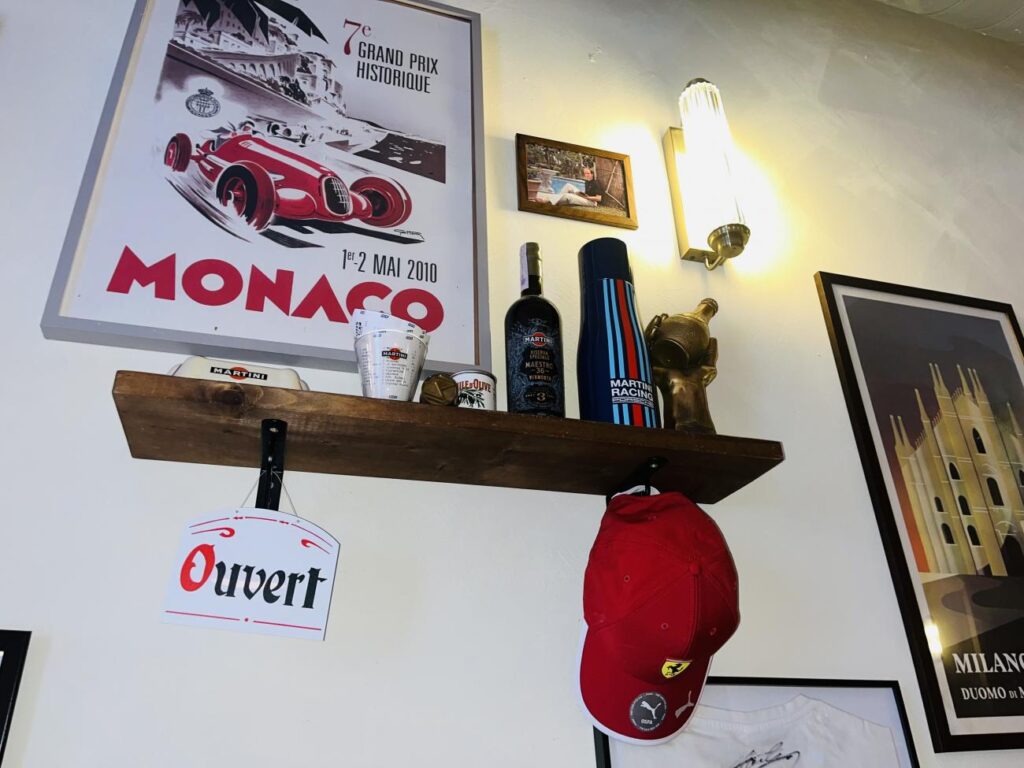 Vibes : bar à cocktails à Nice (Détails déco)).