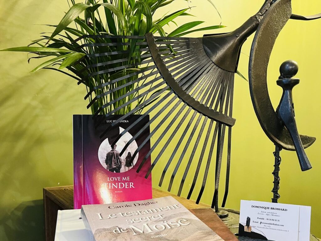 Au Sud de Nulle Part : café littéraire à Nice (Oeuvre de Dominique Brossard et livre d'Allan Kurucz, pseudo Luc Rulanska).