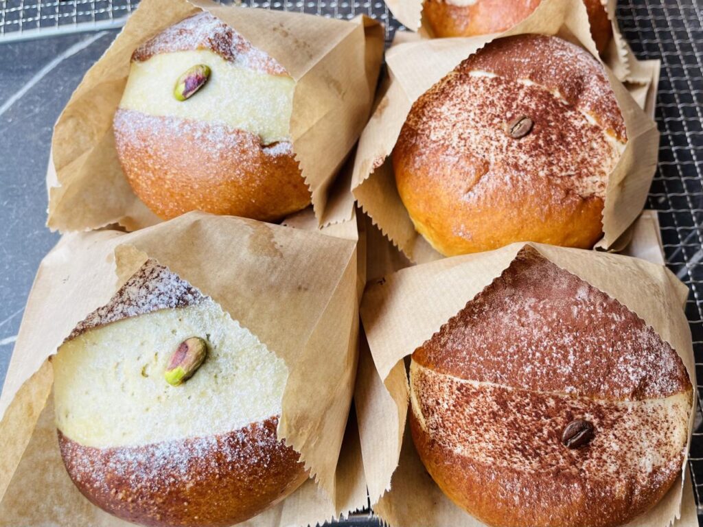 Bonjour Amour : café-pâtisserie franco-italien à Nice (maritozzo).