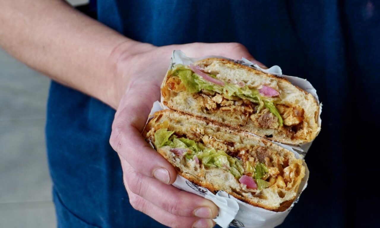 Robbi Sandwichs : sandwicherie artisanale et café à Nice (Chopped Chicken Cheese).