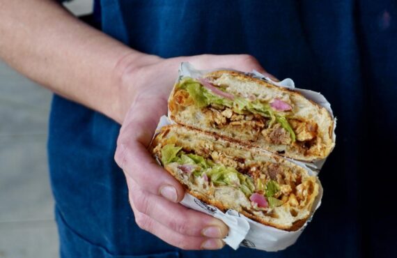 Robbi Sandwichs : sandwicherie artisanale et café à Nice (Chopped Chicken Cheese).